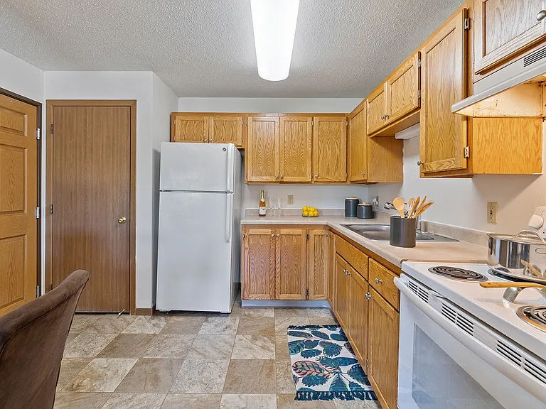 Somerset Properties — Photo 24