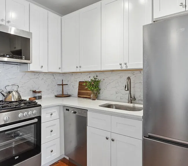 408 W 57th St #8A — Photo 4