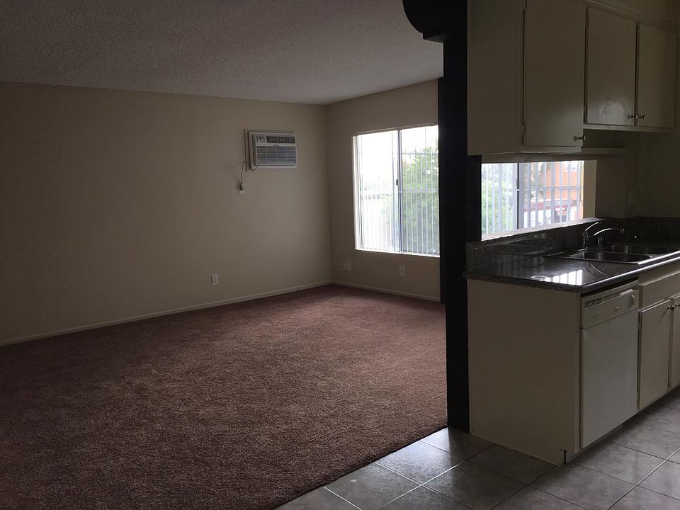 2nd image of 115 N Myrtle Ave APT 6B