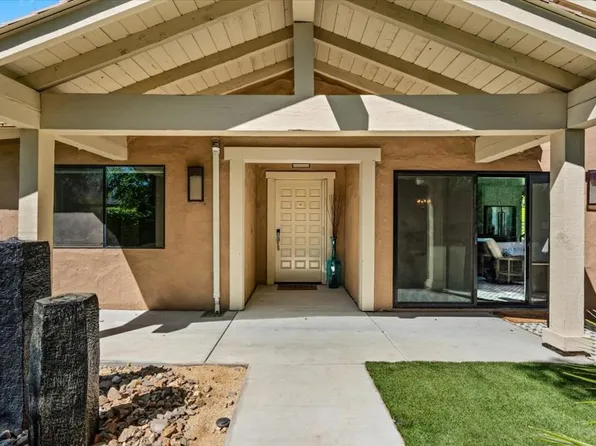 132 Castellana W, Palm Desert, CA 92260