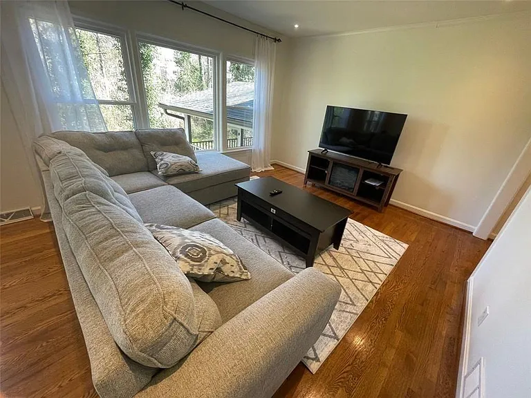 370 Herrington Dr NE — Photo 15