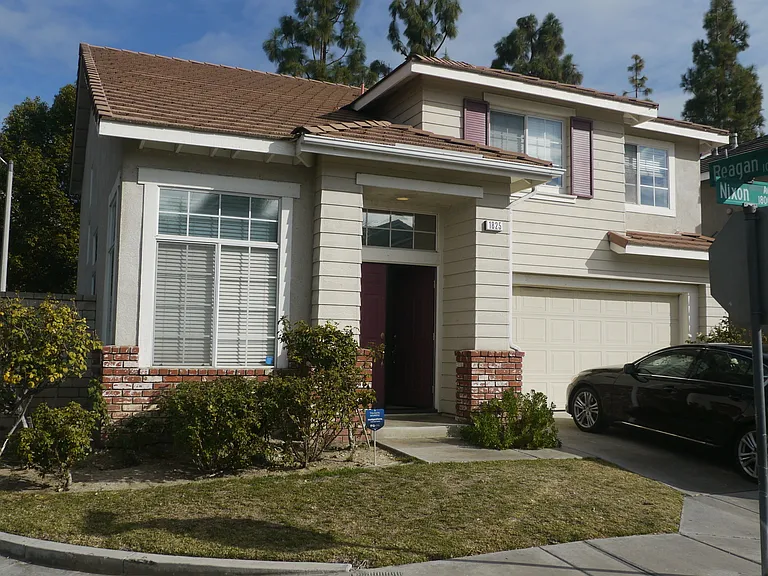 1825 Nixon Ave — Photo 2