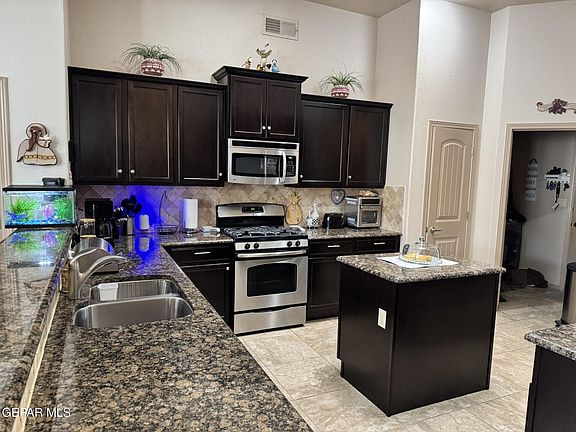5th image of 3138 Hidden Creek Dr