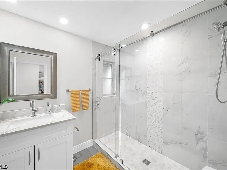 1138 Lucerne Ave #1 — Photo 17