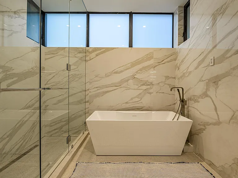 401 Royal Plaza Dr — Photo 37