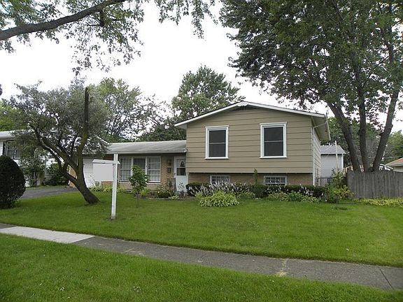 3rd image of 7850 Berkshire Dr