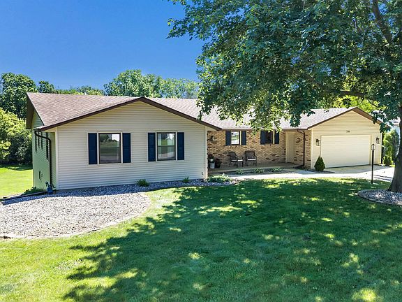 2nd image of 2851 Blue Jay Ln