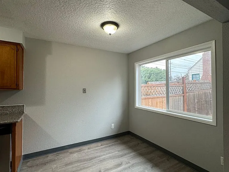 15220 SE Stark St #1-21 — Photo 38