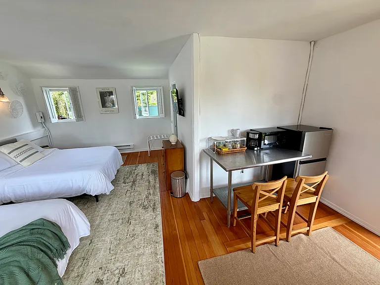 311 Amalfi Dr — Photo 33