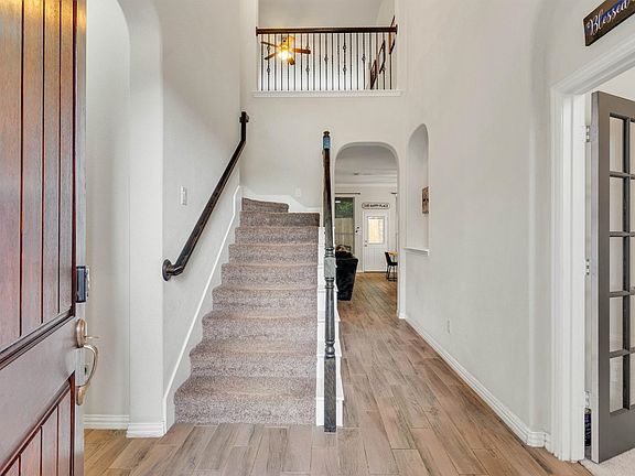 5th image of 3233 Burgundy Ln