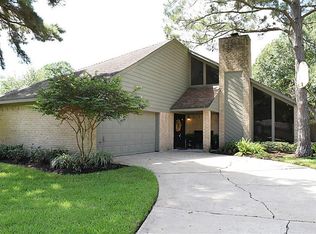 7111 Halfpenny Rd, Houston, TX 77095