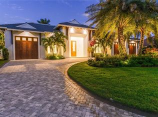 711 Bobwhite Ln, Naples, FL 34108