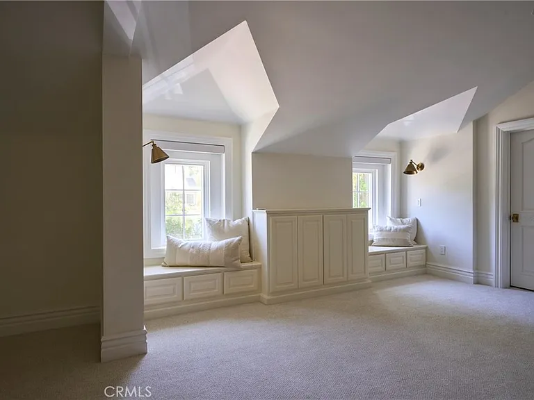 4427 Westchester Dr — Photo 28