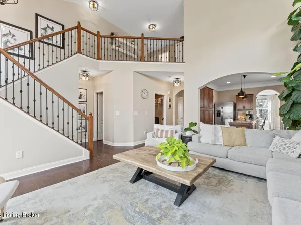 17106 Creek Vista Ct, Louisville, KY 40245