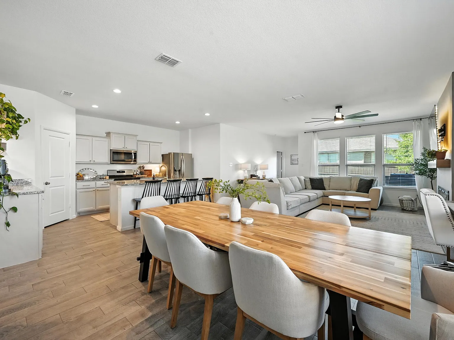 9732 Calhoun Falls Dr — Photo 3