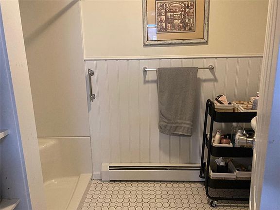 4th image of 29 1/2 Mount Hygeia Rd