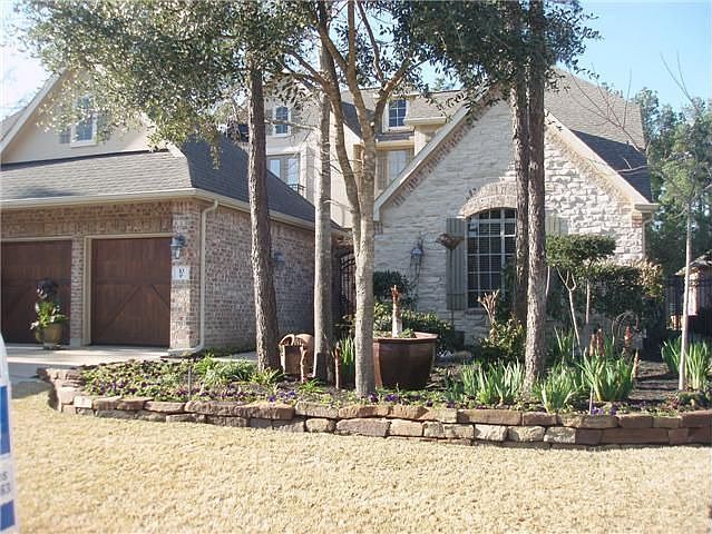 1st image of 10 Carlyle Pl