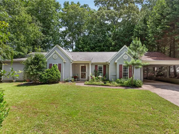 229 Cub Cove Dr, Walhalla, SC 29691