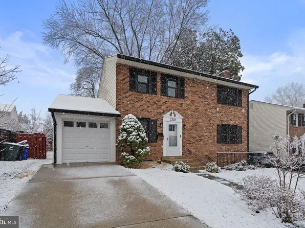 2339 N Powhatan St, Arlington, VA 22205