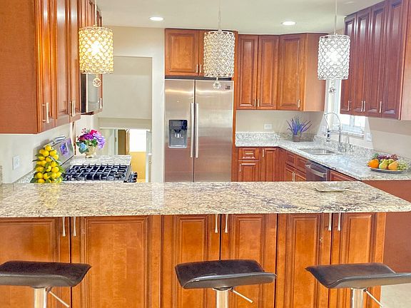 5th image of 20W309 S Frontage Rd