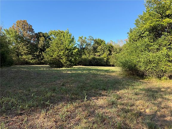 2nd image of N Barcliff Ln