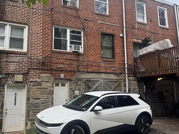 4th image of 1210 Berkley Rd