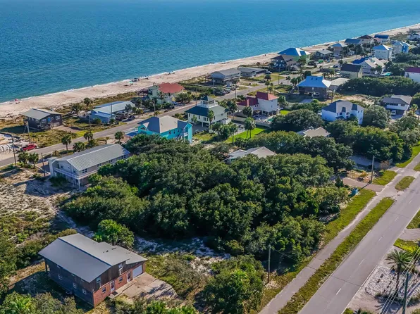 1056 W Gulf Beach Dr #3, Eastpoint, FL 32328