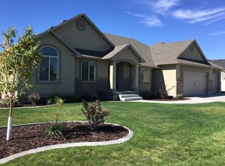 1343 N Indian Hollow Dr, Ammon, ID 83401