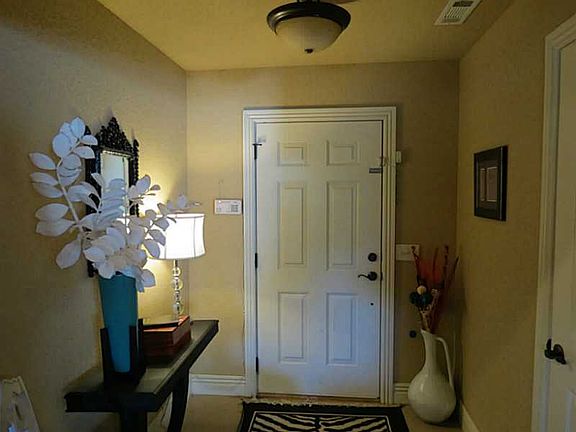 3rd image of 15161 Mills Cv