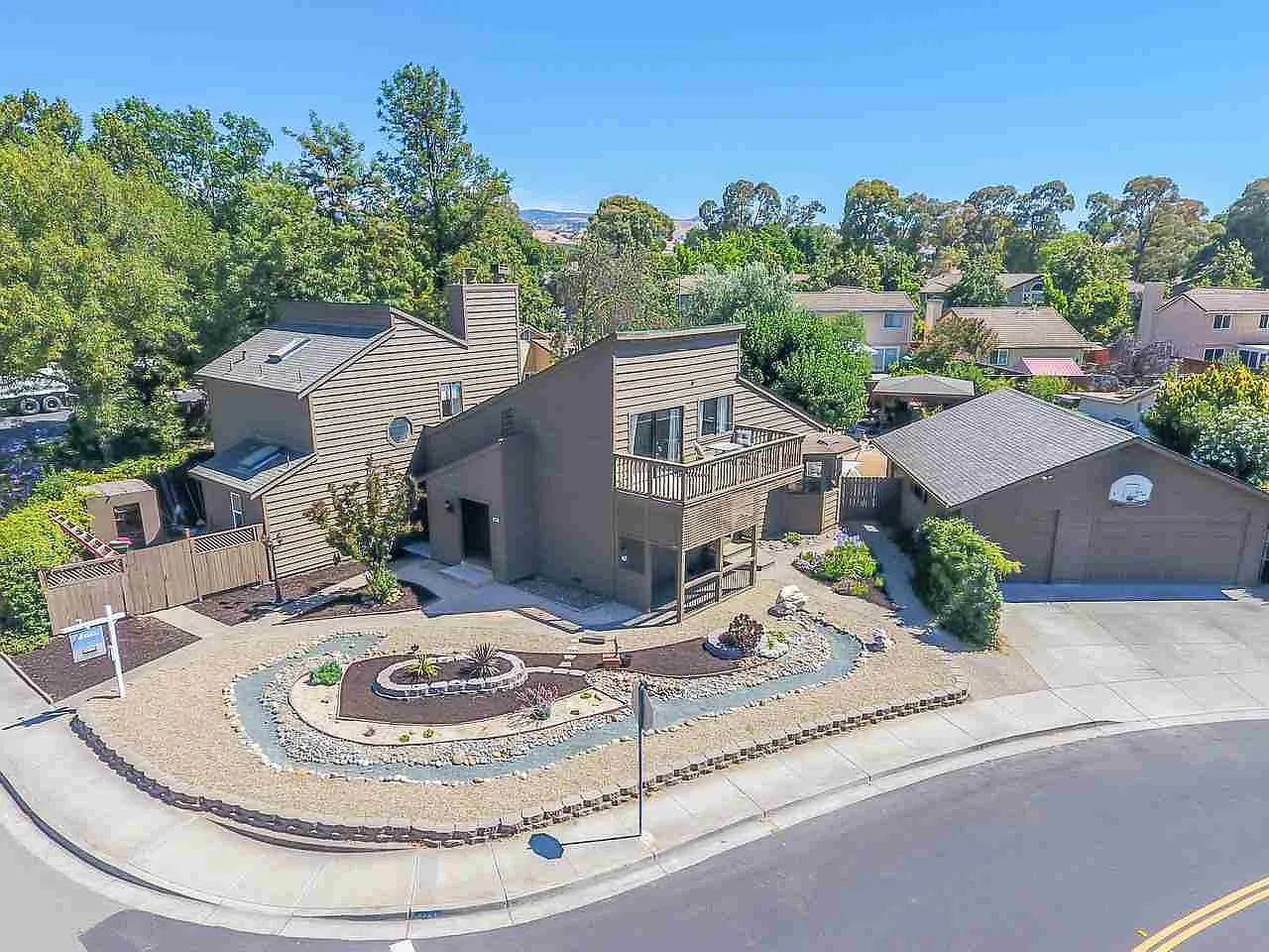 1323 S Livermore Ave photo 1