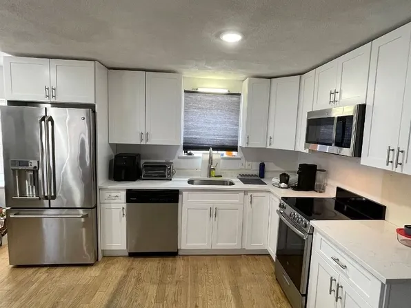 314 E 8th St #1, Boston, MA 02127