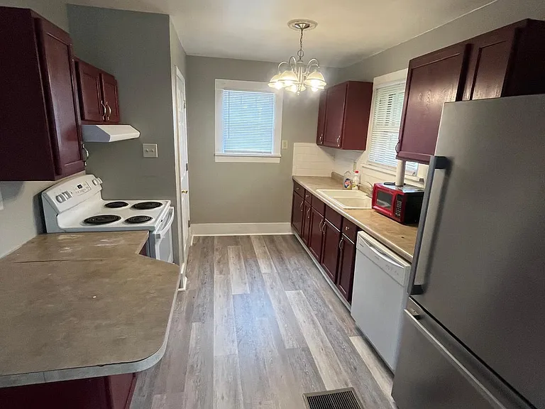 707 W Harrison Ave — Photo 1