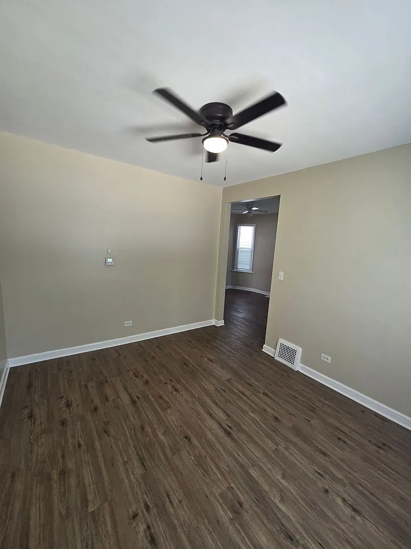 This spacious 2-story frame house 5 bed/1.5 Bath and is waiting for you to call home. — Photo 2