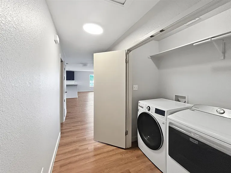 5700 Glen Meadow Dr #B — Photo 15