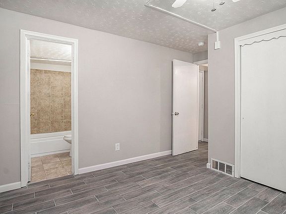3rd image of 219 S 38th Ave #5