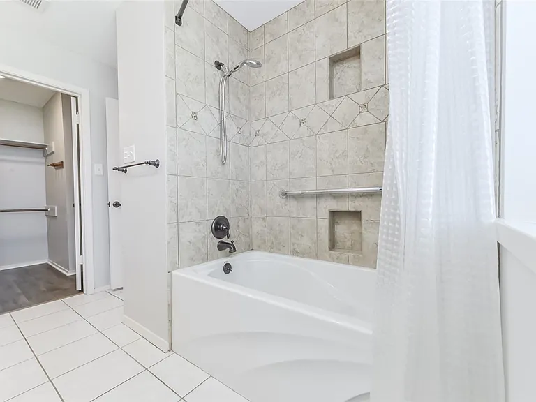16606 Burlcreek — Photo 24