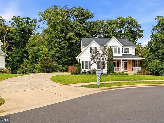 4th image of 151 Travis Ct