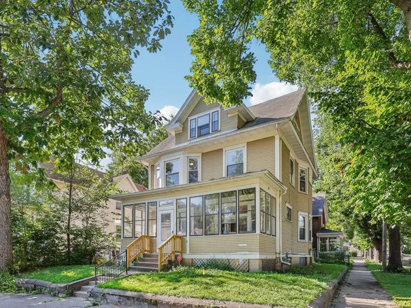 556 Charles Ave, Saint Paul, MN 55103