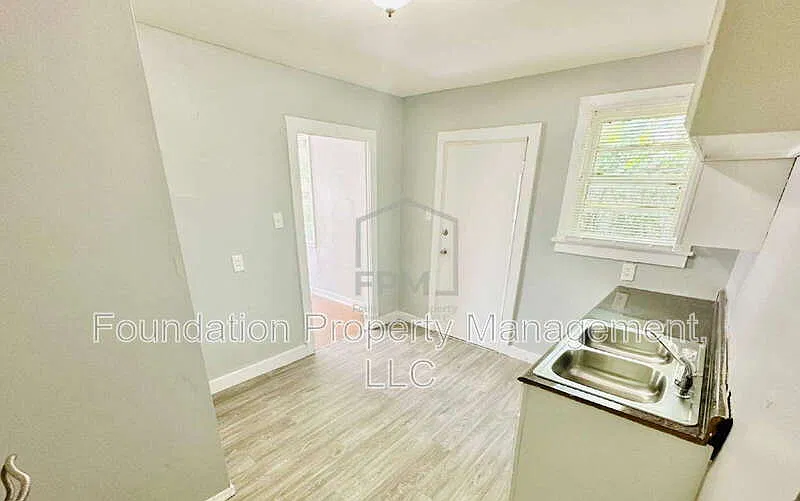 2 bed, 1.0 bath, 705 sqft, $695 — Photo 4