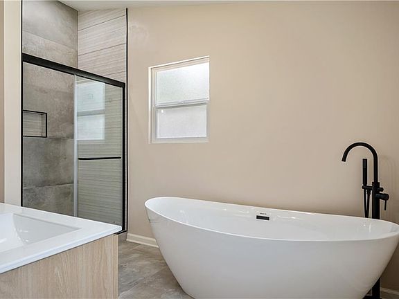 4th image of 5701 N Highland Ave
