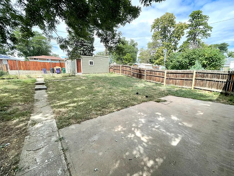 4895 Beach Ct — Photo 29