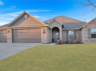 206 Devonshire Ave, Lowell, AR 72745