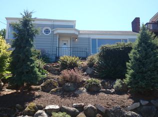 425 Halladay St, Seattle, WA 98109