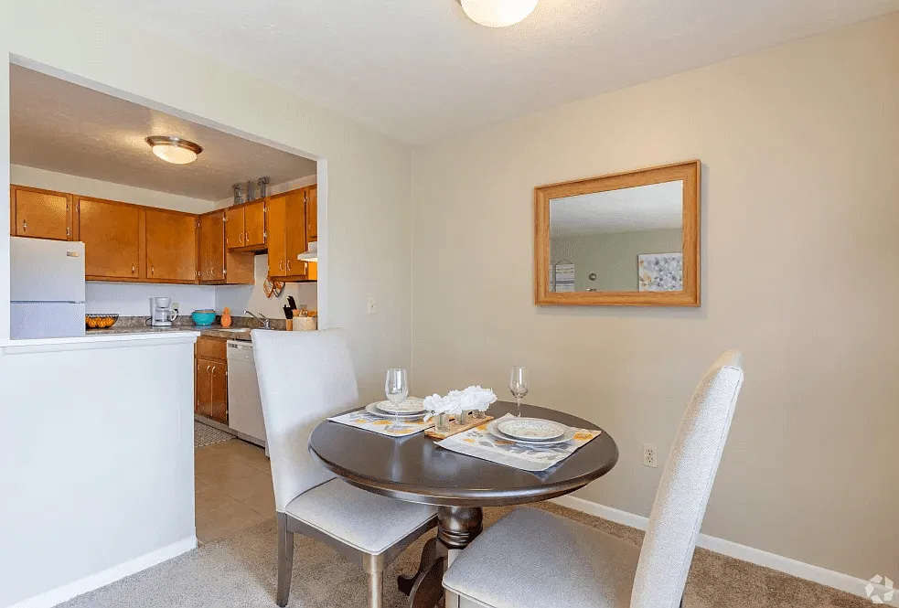 Columbus Park Apartments — Photo 4