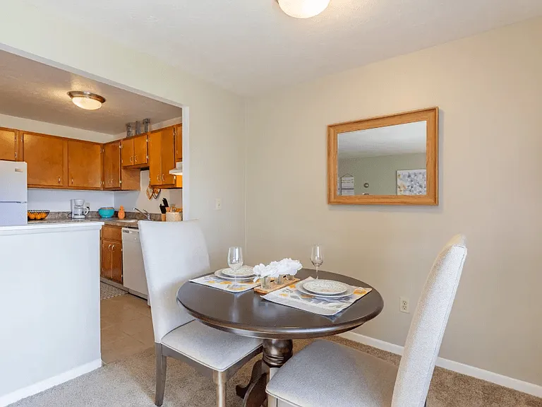 Columbus Park Apartments — Photo 2