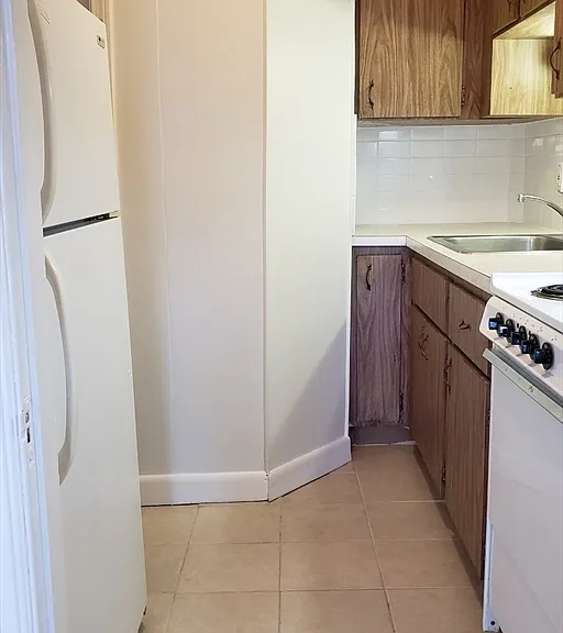 924 Beacon St #6 — Photo 9