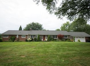 100 Iroquois Ln, Liverpool, NY 13088