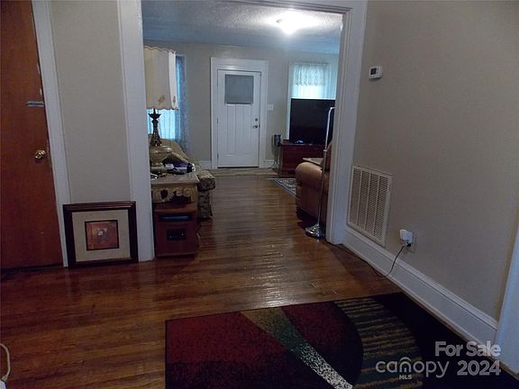 3rd image of 328 & 330 3rd Ave SE