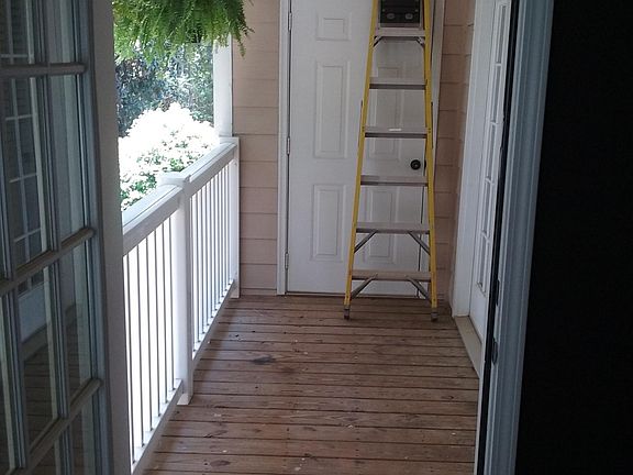 3rd image of 209 The Crossings Ln