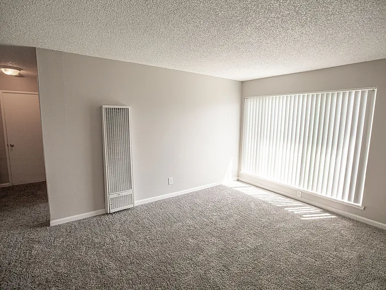 Ventura Gardens Apartments — Photo 20